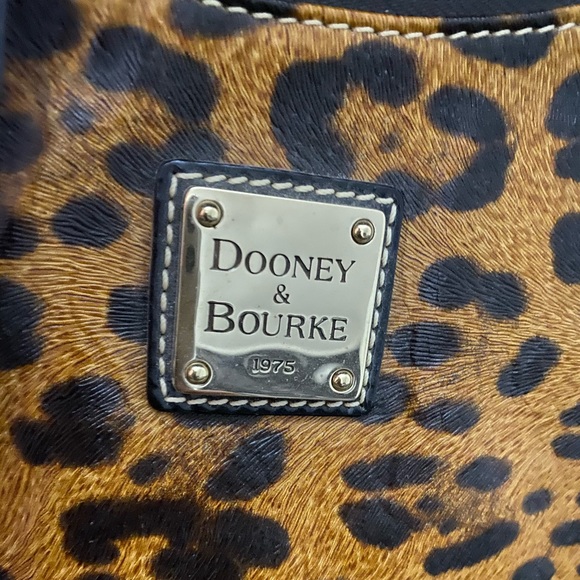 Dooney & Bourke Handbags - Dooney & Bourke 1975 purse